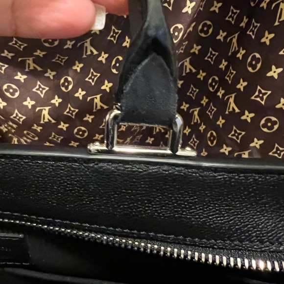 Authentic Louis Vuitton - Picture 14 of 16